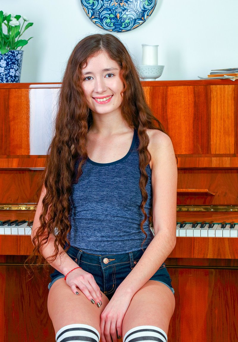 Яслина, 22 года, 5 размер груди